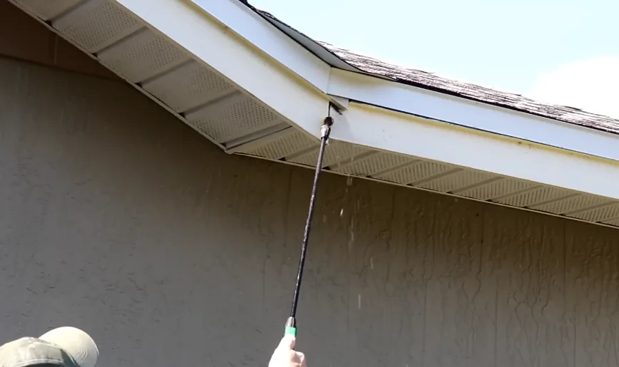 Treating the junction where the soffit meets the roof edge